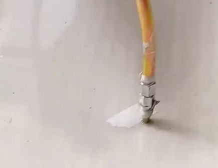 馆陶瓷砖空鼓维修公司专业解答在瓷砖铺贴过程中，如果使用的砂料过粗（如全部使用了粗砂），可能会导致以下问题